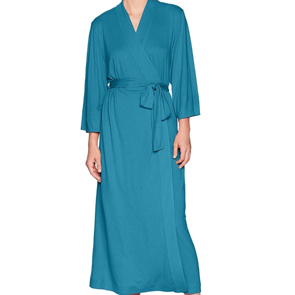 Shangri-La modal robe (NWOT)